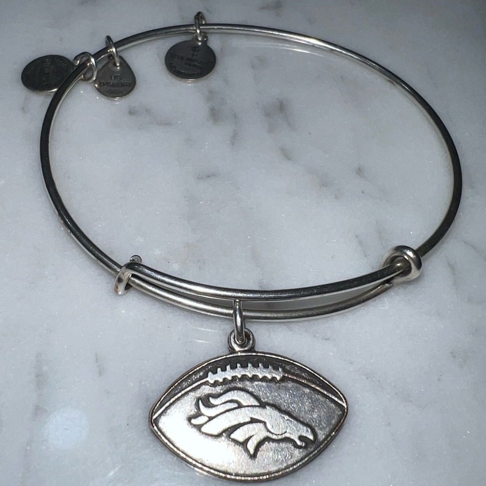 Alex and Ani Bracelet🫶